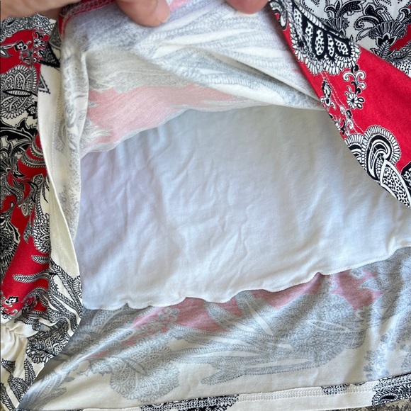 New Chic Red and Black paisley three-quarter Sleeve Dress by Weston wear - Picture 14 of 16